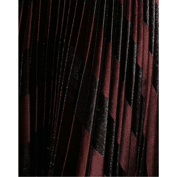 Dolce & Gabbana Pleated Velvet Skirt - Picture 7 of 10